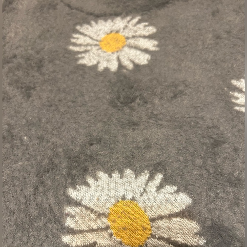 Simply Southern Gray Sweater with Daisy Pattern - Picture 4 of 8